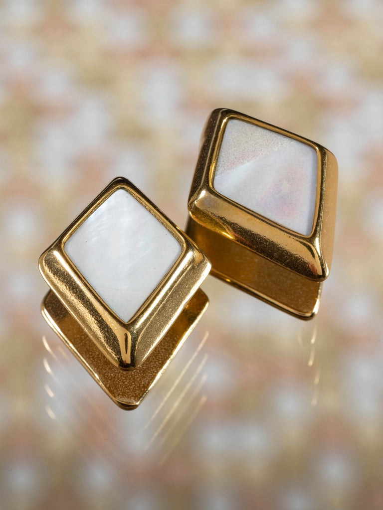 Pearl Rhombus Steel Hangers