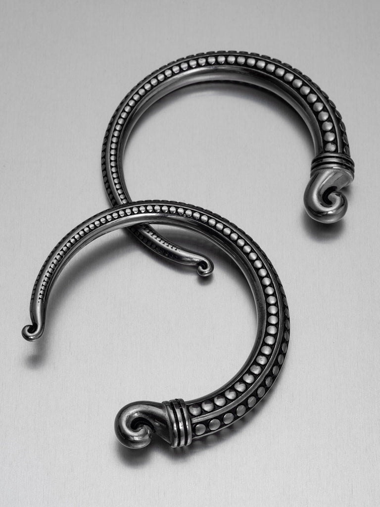 Stippled Open Hoop Steel Hangers